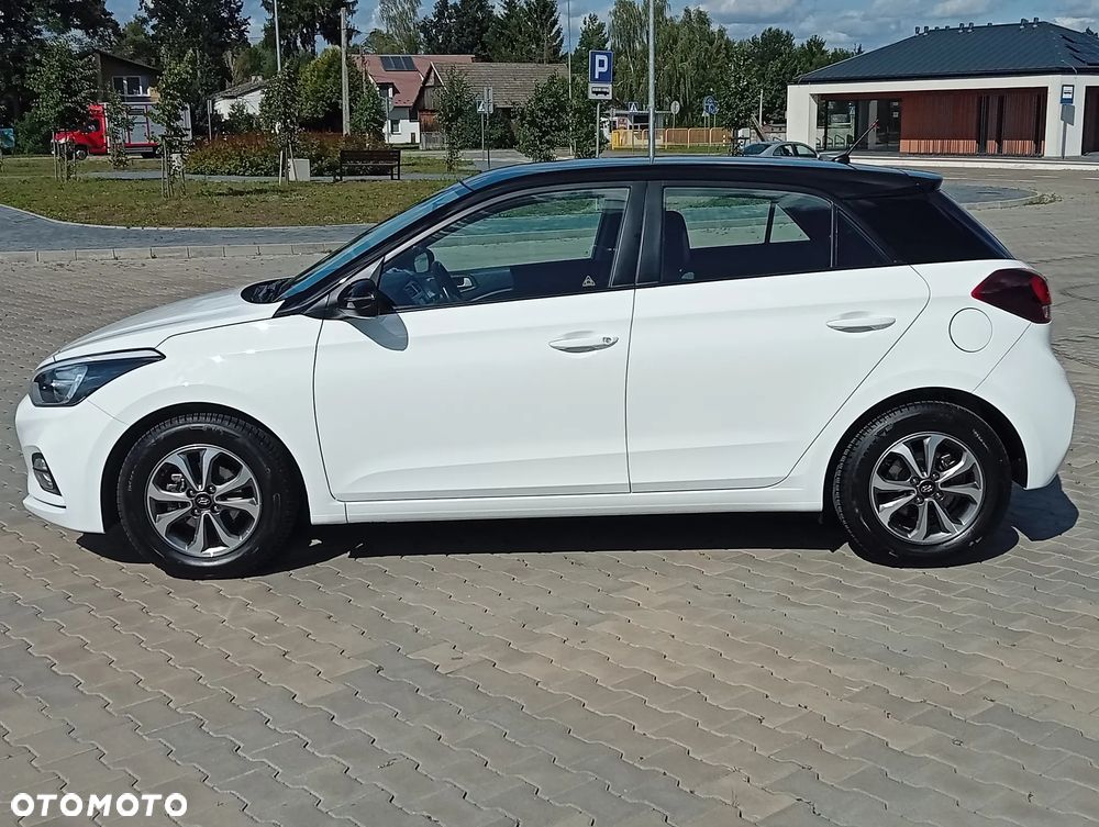 Hyundai i20 1.2 Passion - 12