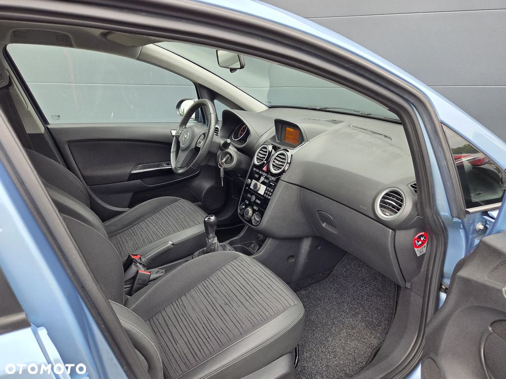 Opel Corsa 1.4 16V Energy - 5