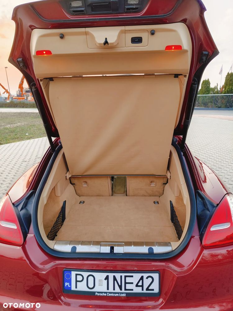 Porsche Panamera 4S - 21