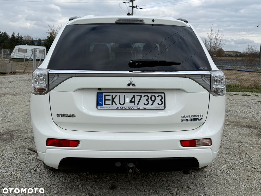 Mitsubishi Outlander 2.0 4WD Top - 8