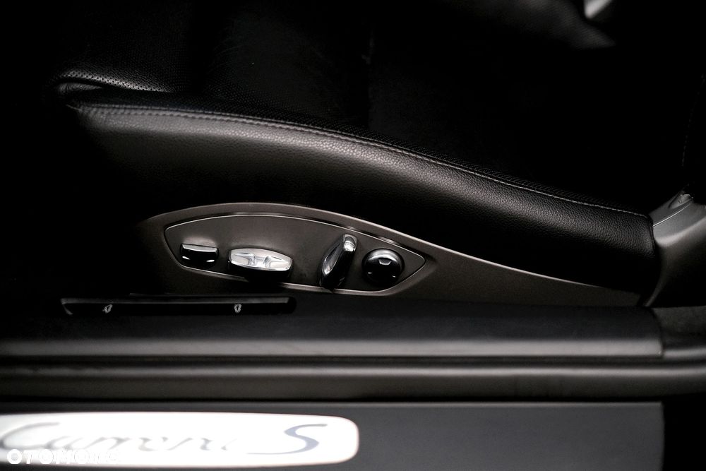 Porsche 911 Carrera S - 22