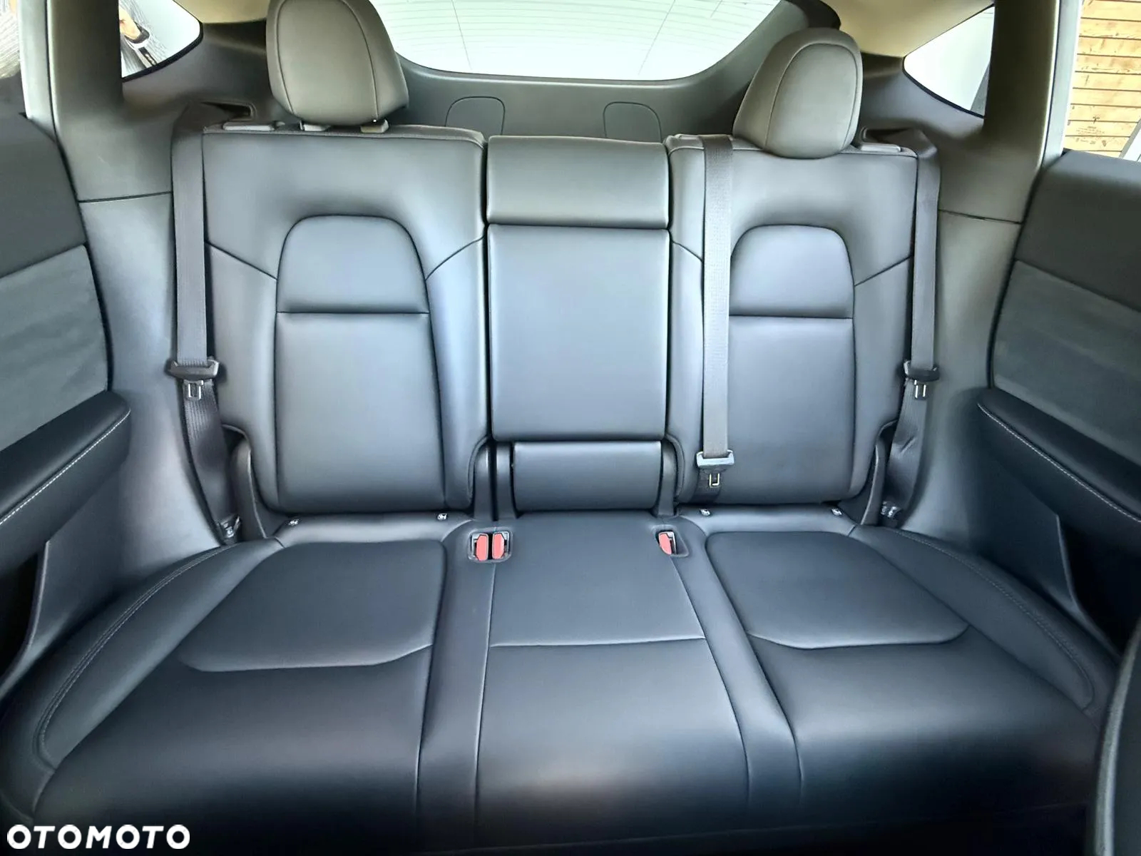 Tesla Y Long Range AWD - 22