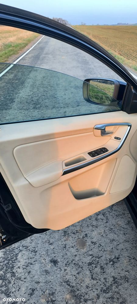 Volvo XC 60 D4 Drive-E Momentum - 25