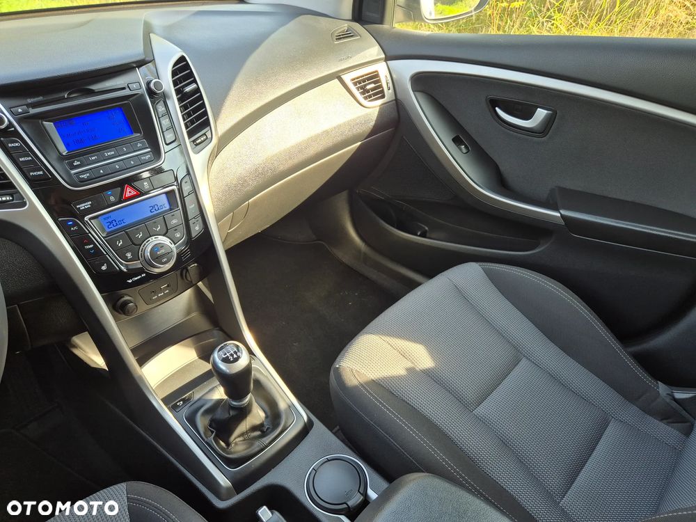 Hyundai i30 blue Kombi 1.6 CRDi Trend - 11
