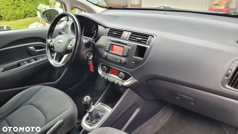 Kia Rio 1.4 Dream Team Edition - 37