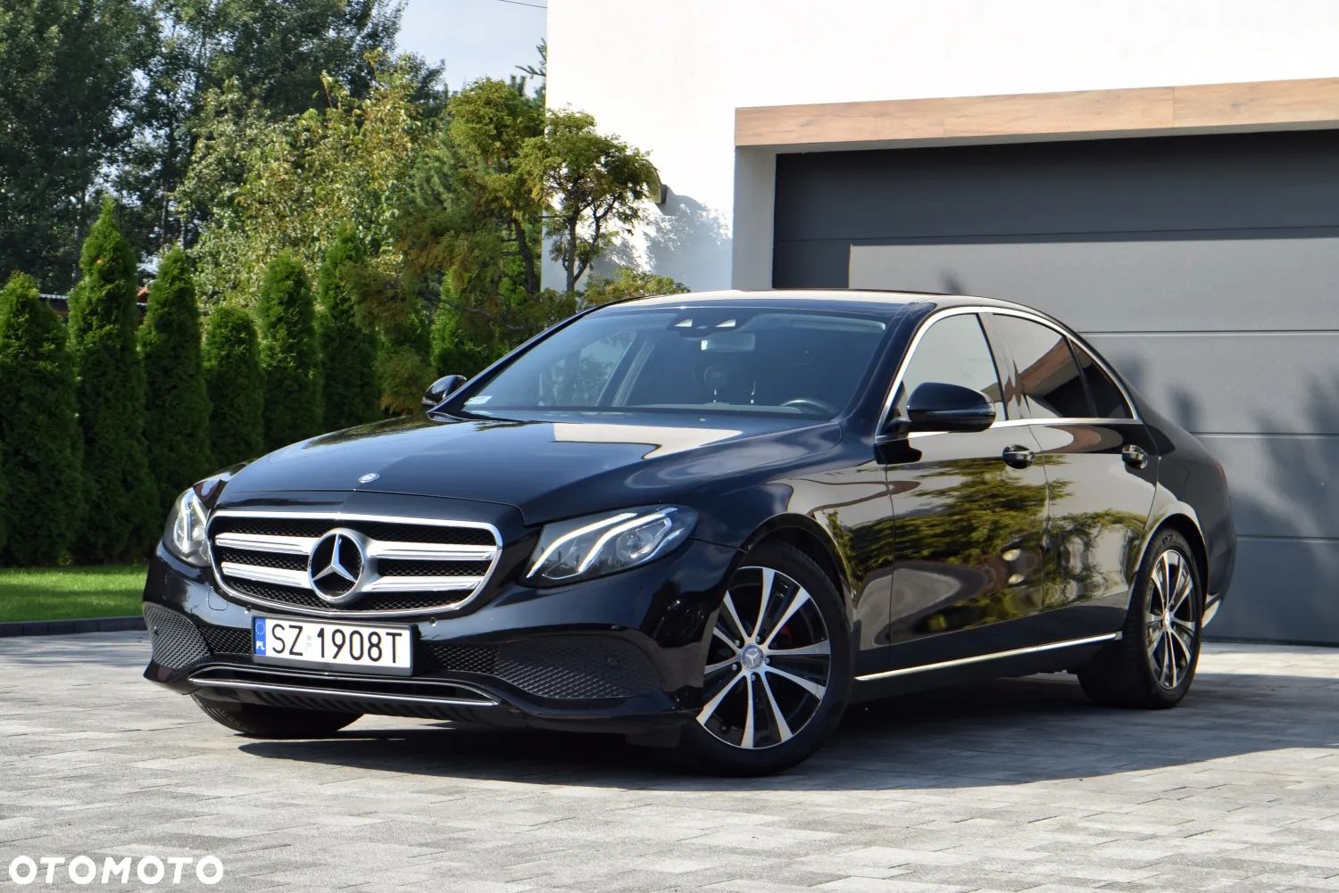 Mercedes-Benz Klasa E 220 d Business Edition 9G-TRONIC - 1