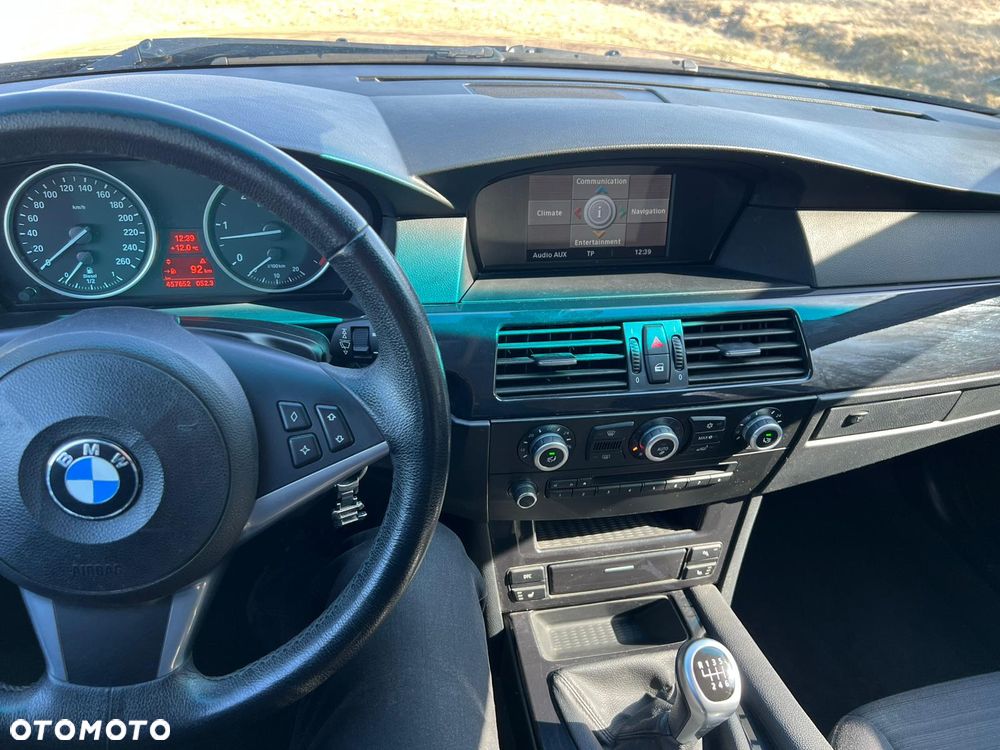 BMW Seria 5 525d - 2
