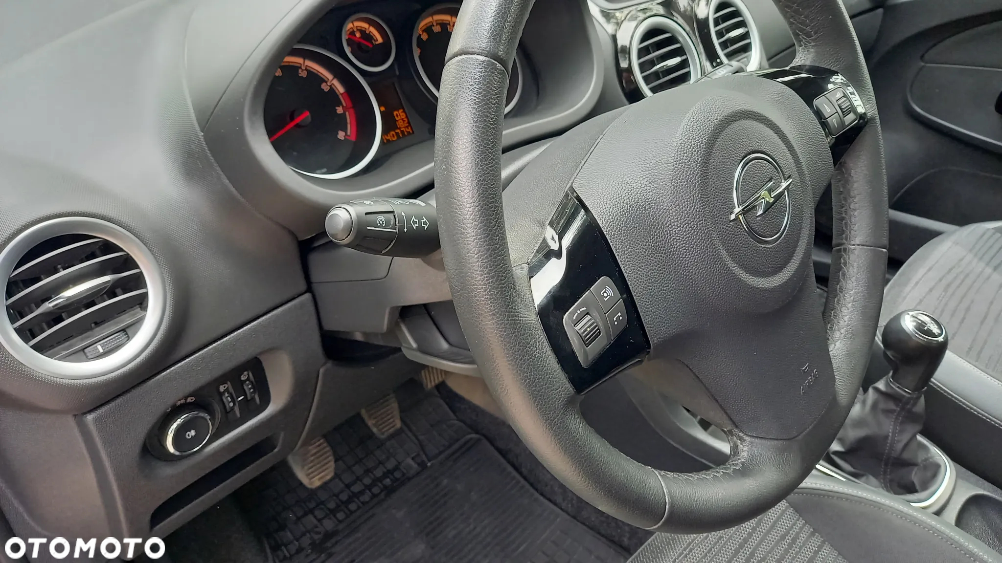 Opel Corsa 1.4 16V Energy - 10