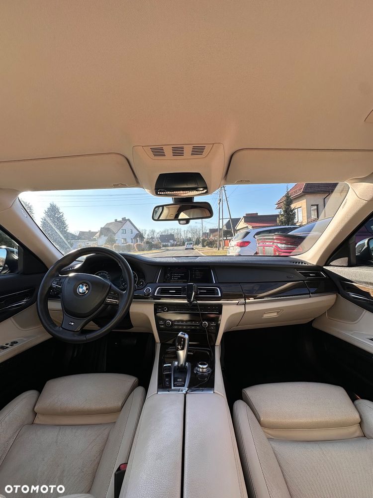 BMW Seria 7 740d xDrive - 11