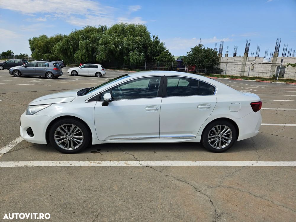 Toyota Avensis 2.0 D-4D Executive Terracotta - 2