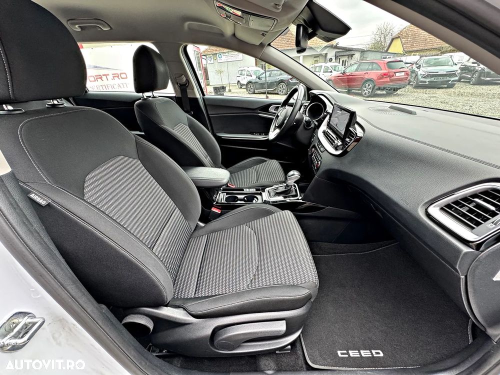 Kia Ceed - 8