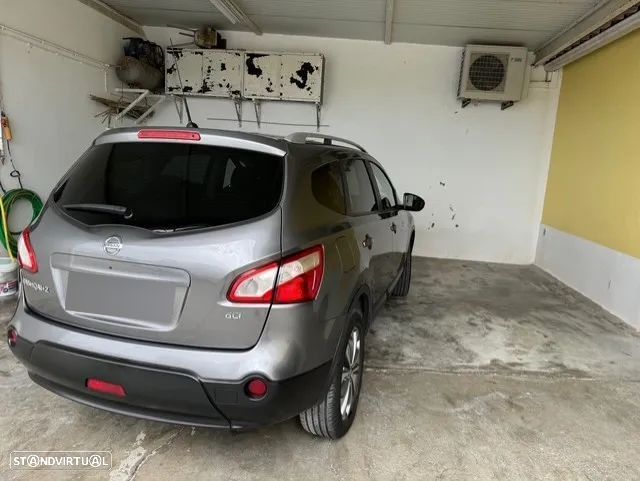 Nissan Qashqai +2 - 4