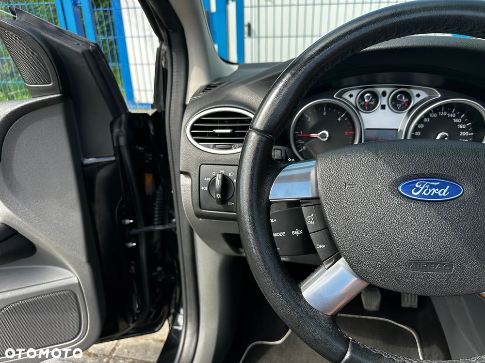 Ford Focus 2.0 TDCi DPF Titanium - 24