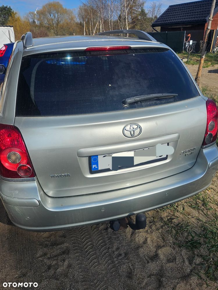 Toyota Avensis 2.0 D-4D Sol - 8