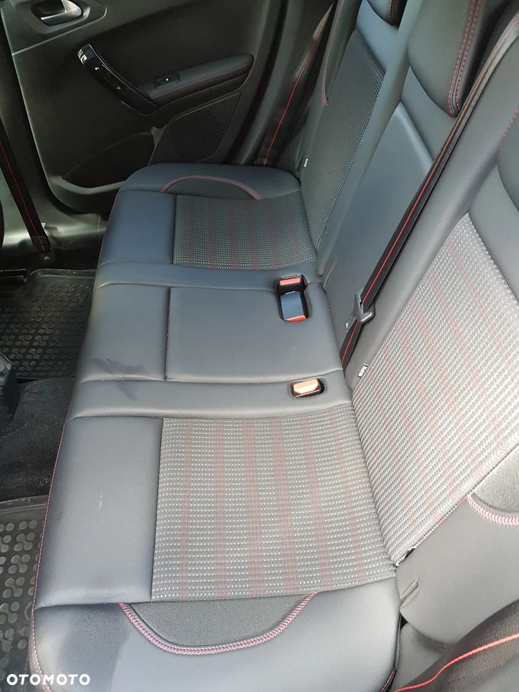 Peugeot 2008 PureTech 110 Stop&Start GT-Line Edition - 11