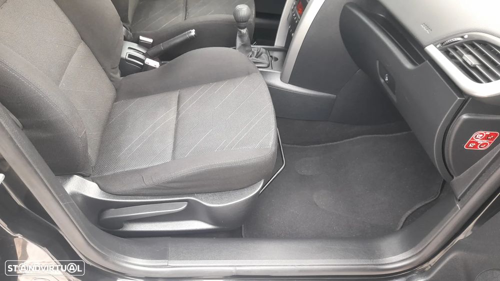 Peugeot 207 1.4 16V Trendy - 34