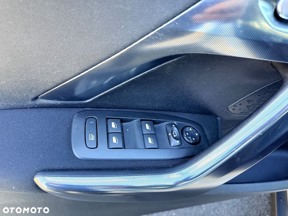 Peugeot 2008 1.2 Pure Tech Allure S&S - 20