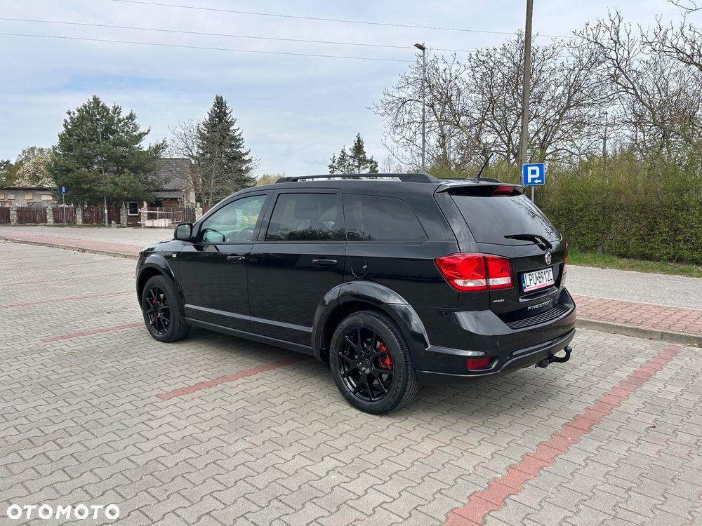 Fiat Freemont 2.0 Multijet Black Code AWD - 3