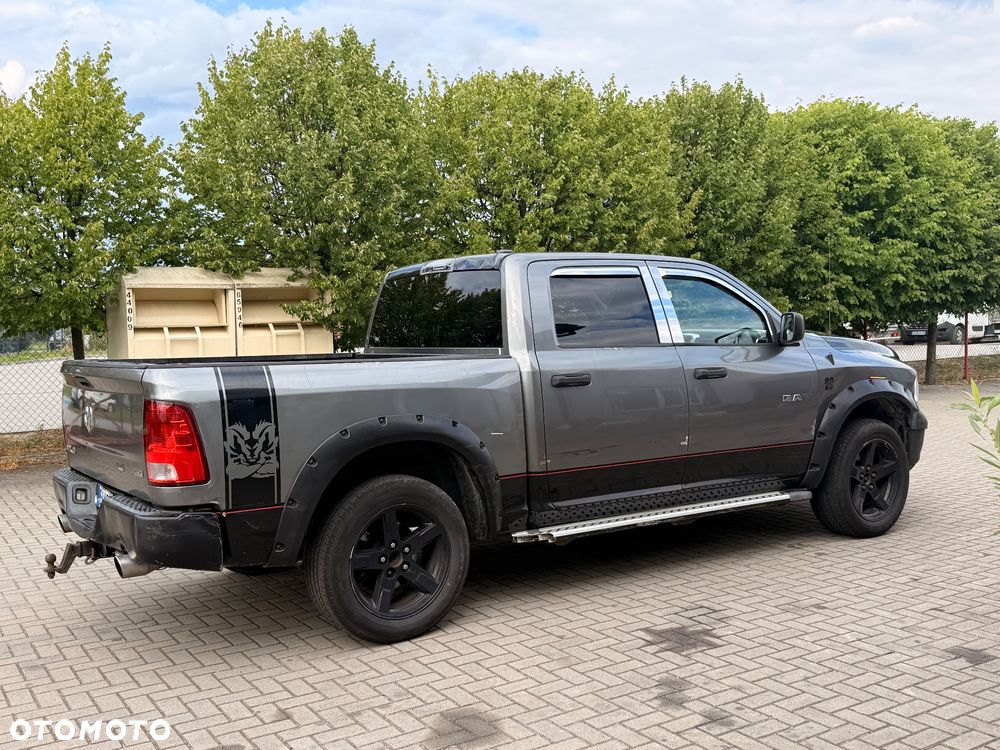 Dodge RAM 5.7 4WD HEMI - 5