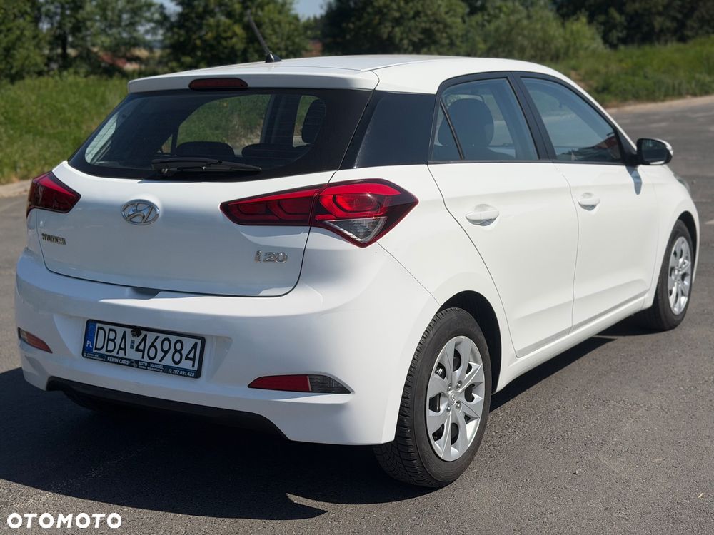 Hyundai i20 blue 1.2 Classic - 11