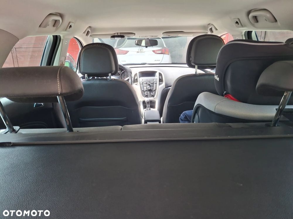Opel Astra 1.4 Turbo 150 Jahre - 14