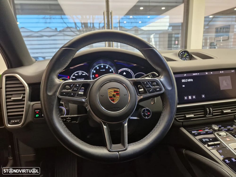 Porsche Cayenne Coupé E-Hybrid - 17