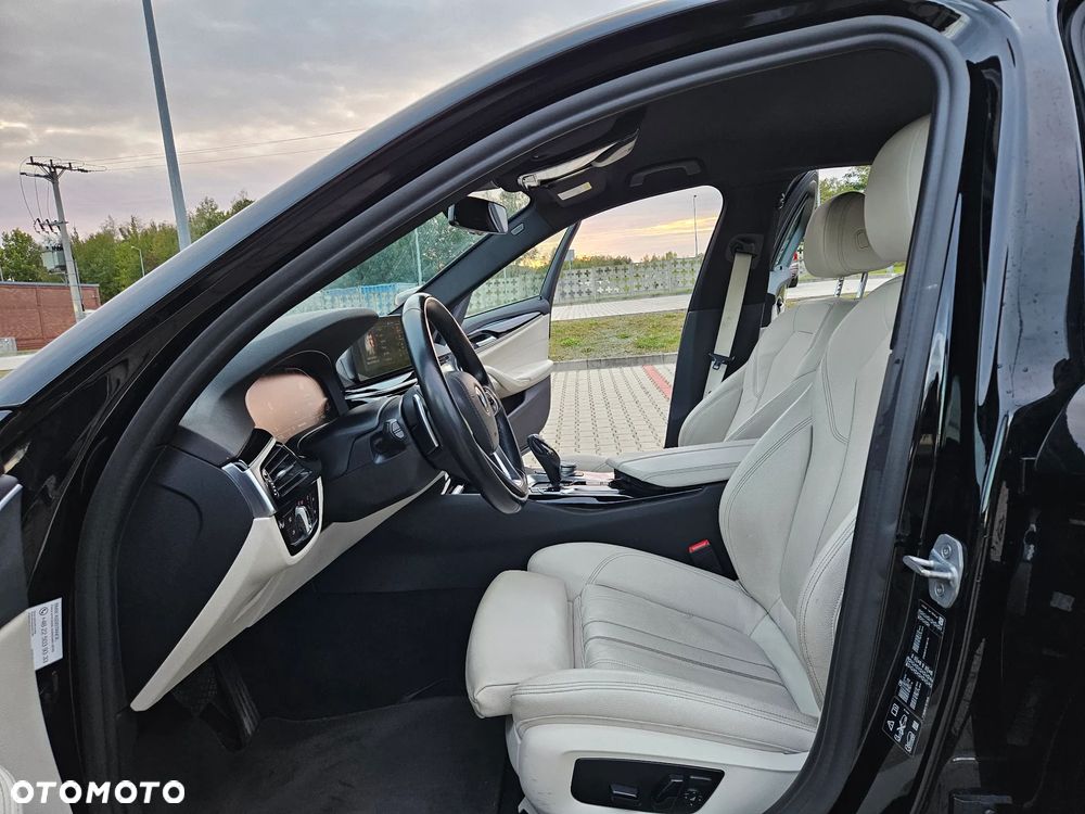 BMW Seria 5 530i xDrive Luxury Line - 22
