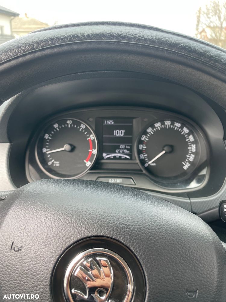 Skoda Fabia 1.0 Active - 10