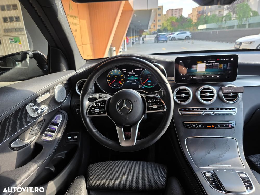 Mercedes-Benz GLC 300 e 4MATIC - 3