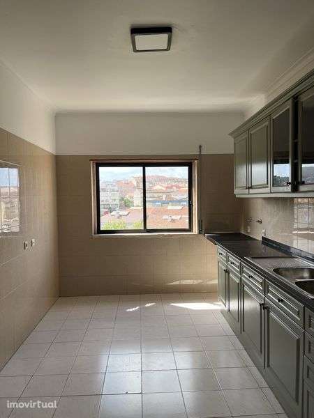 Apartamento T1+1 - Grande imagem: 2/9