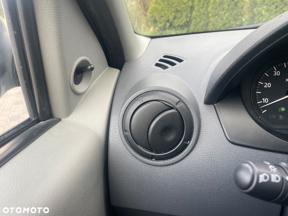 Dacia Logan 1.6 Ambiance - 17