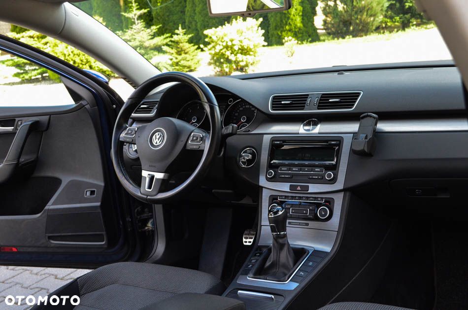 Volkswagen Passat Variant 2.0 Blue TDI SCR Comfortline - 36
