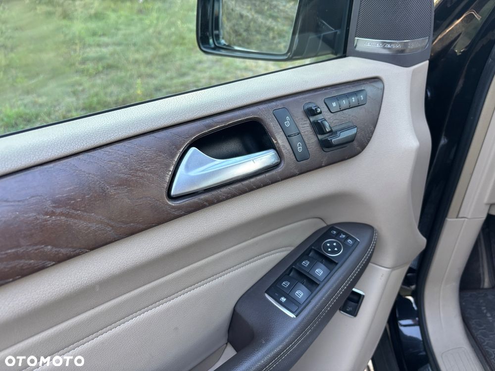 Mercedes-Benz ML 350 BlueTec 4-Matic - 15