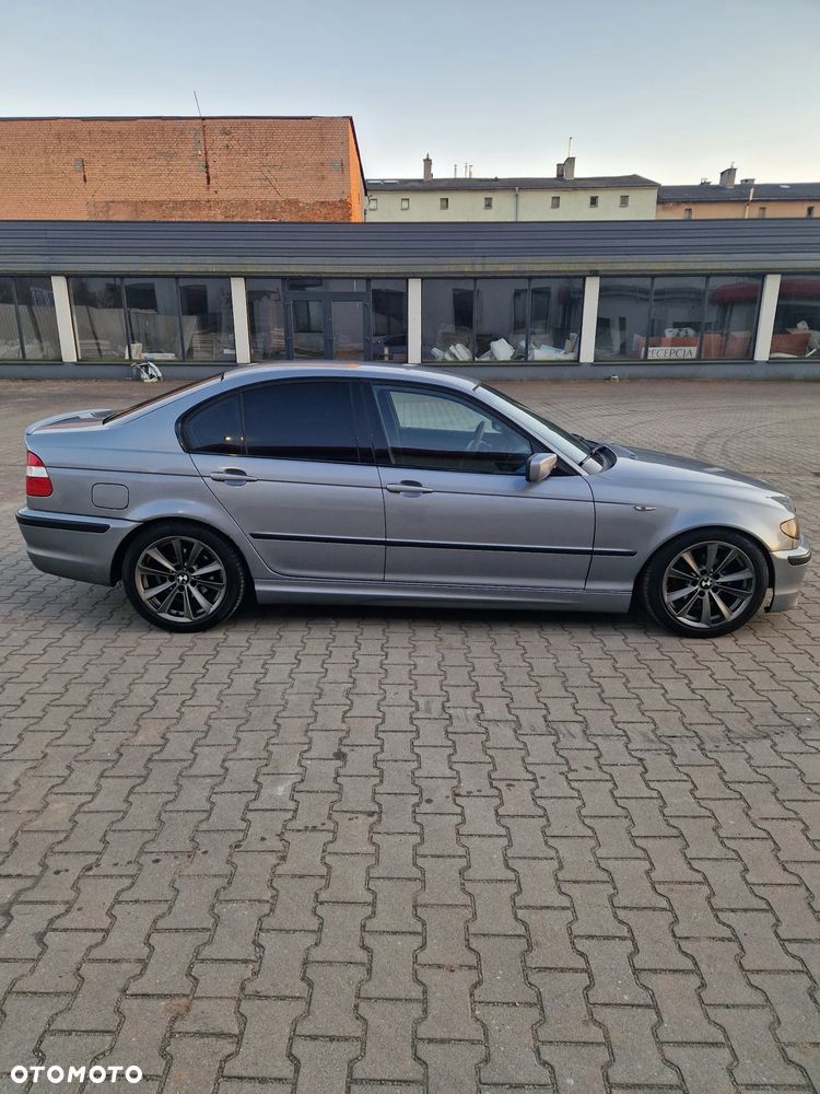 BMW Seria 3 320i - 5
