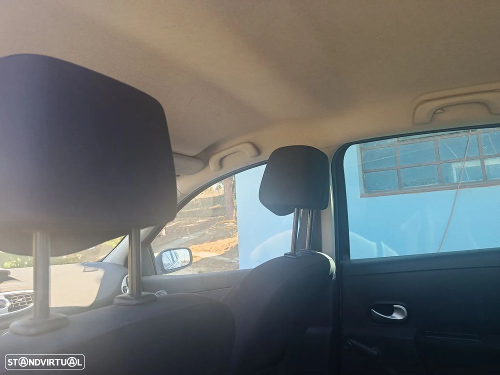 Renault Clio 1.2 16V Dynamique - 11