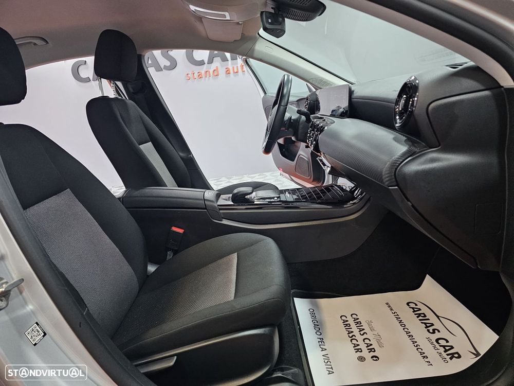 Mercedes-Benz A 180 Limousine - 11