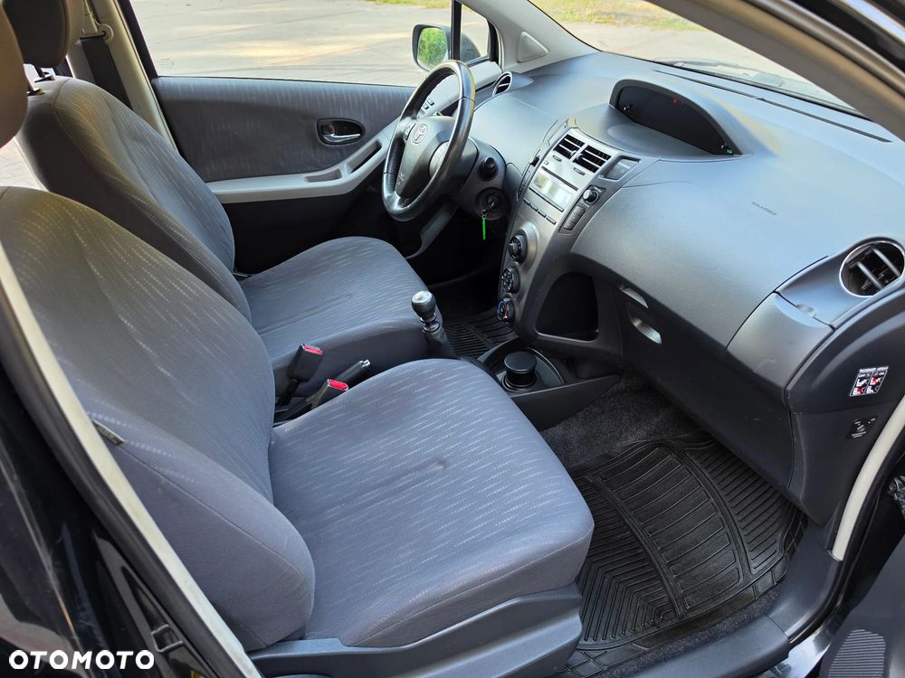 Toyota Yaris 1.33 Luna - 23