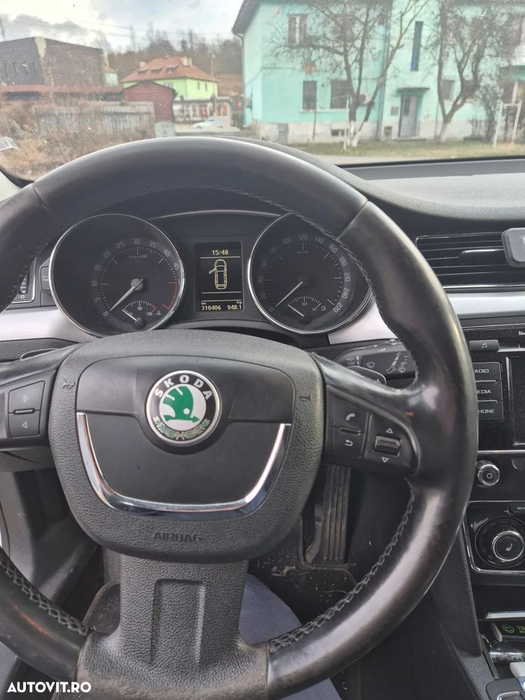 Skoda Superb 2.0 TDI DSG Elegance - 7