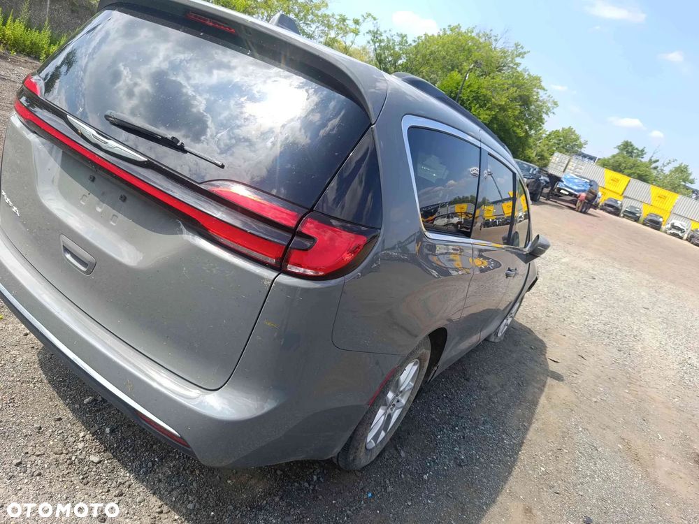 Chrysler Pacifica - 29