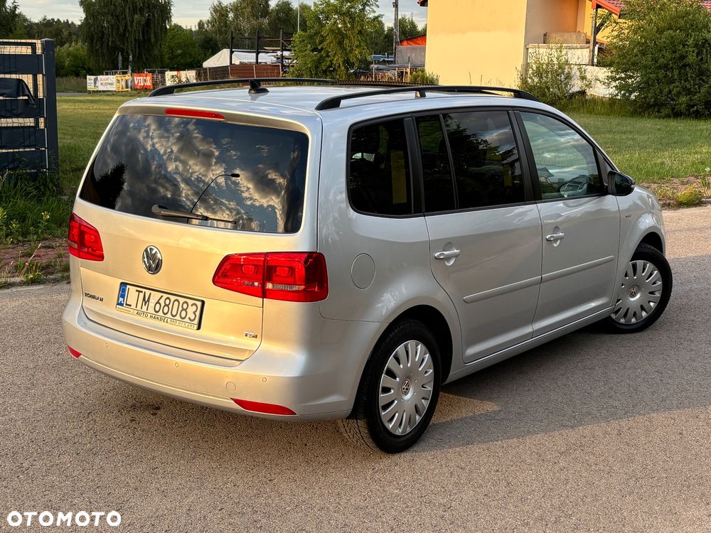 Volkswagen Touran - 24