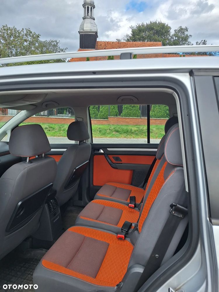 Volkswagen Touran 2.0 TDI DPF Cross DSG - 6