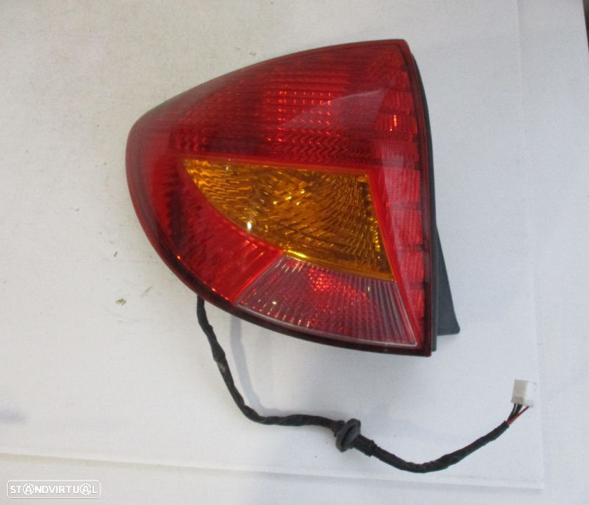 Farol Farolim Kia Rio SW Esquerdo Carrinha - 1