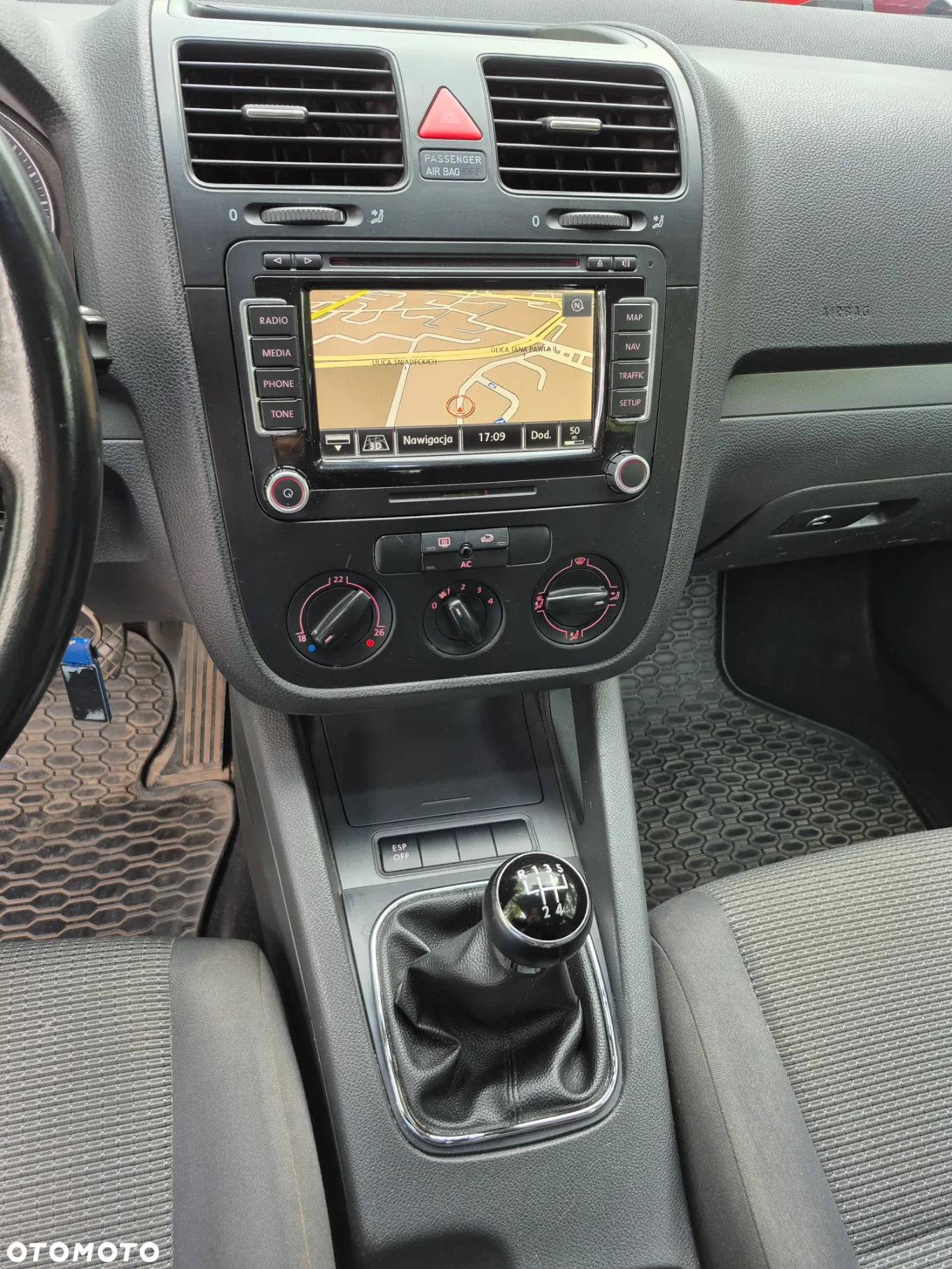 Volkswagen Golf 1.9 TDI DPF Edition BlueMotion - 11