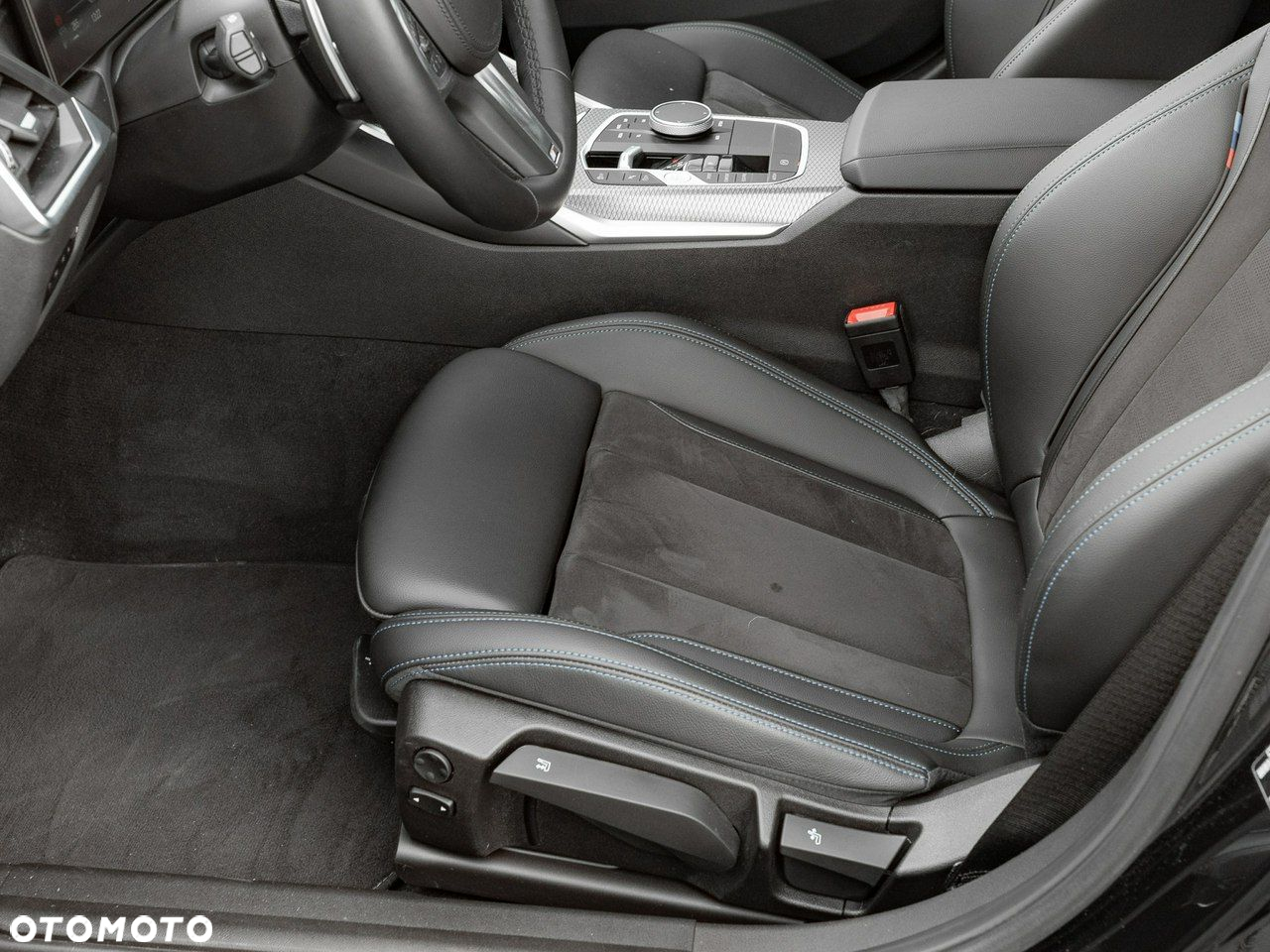 BMW Seria 3 318i M Sport - 14
