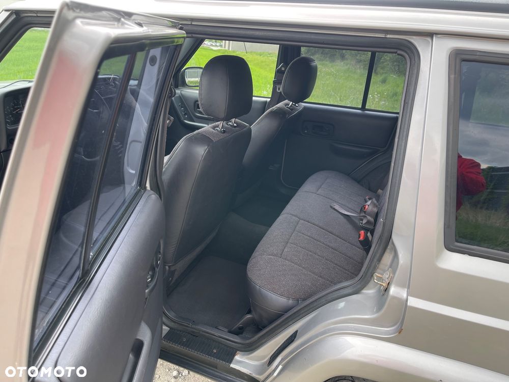 Jeep Cherokee 2.5 TD - 10
