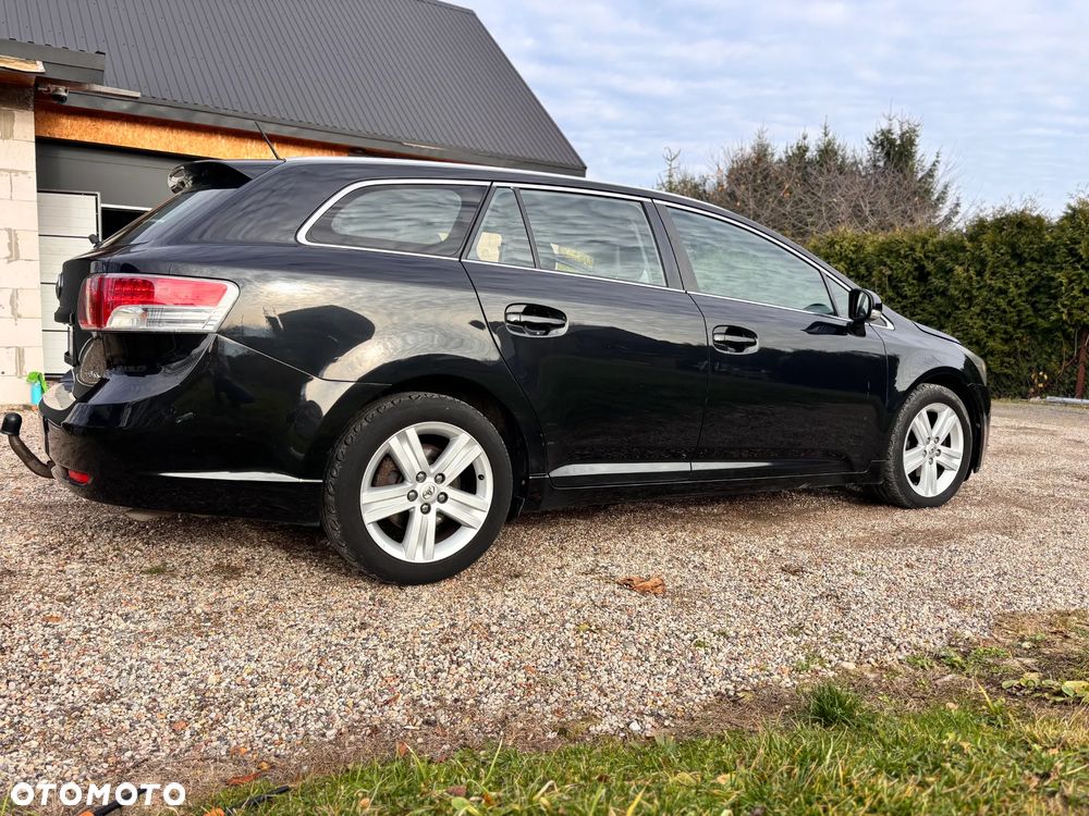 Toyota Avensis 2.0 D-4D Premium - 11