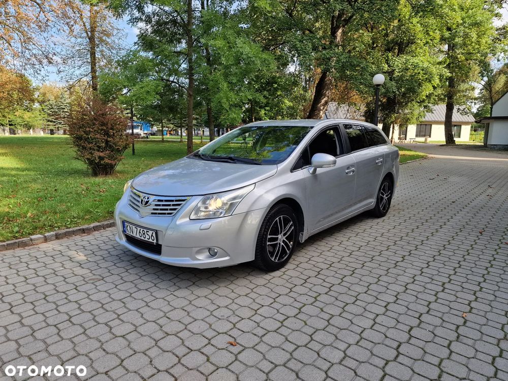 Toyota Avensis 1.8 Sol plus NAVI - 12