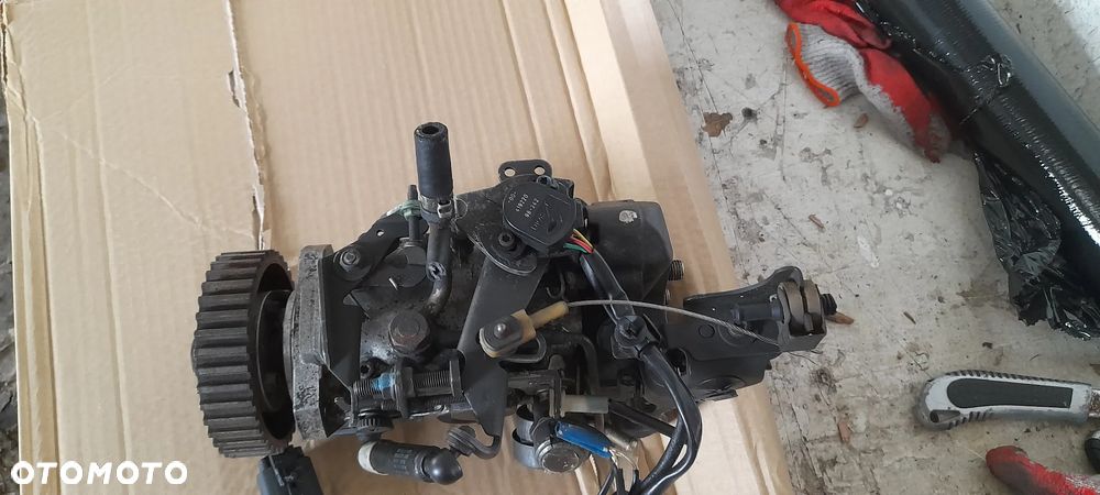 POMPA WTRYSKOWA MONDEO MK2 8448B251A 1.8 TD - 3