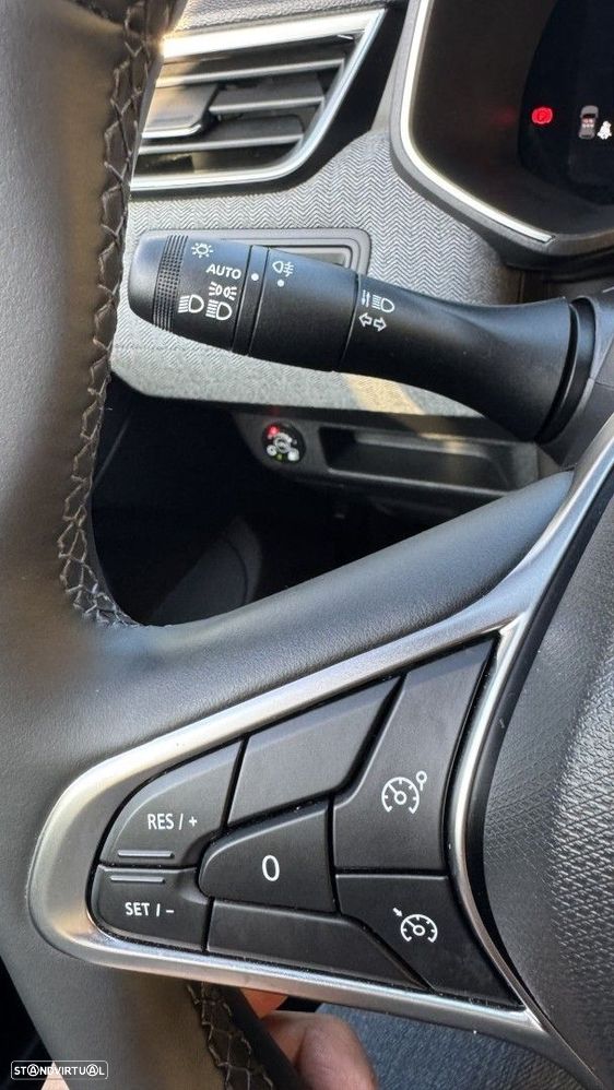 Renault Clio 1.0 TCe Techno Bi-Fuel - 17