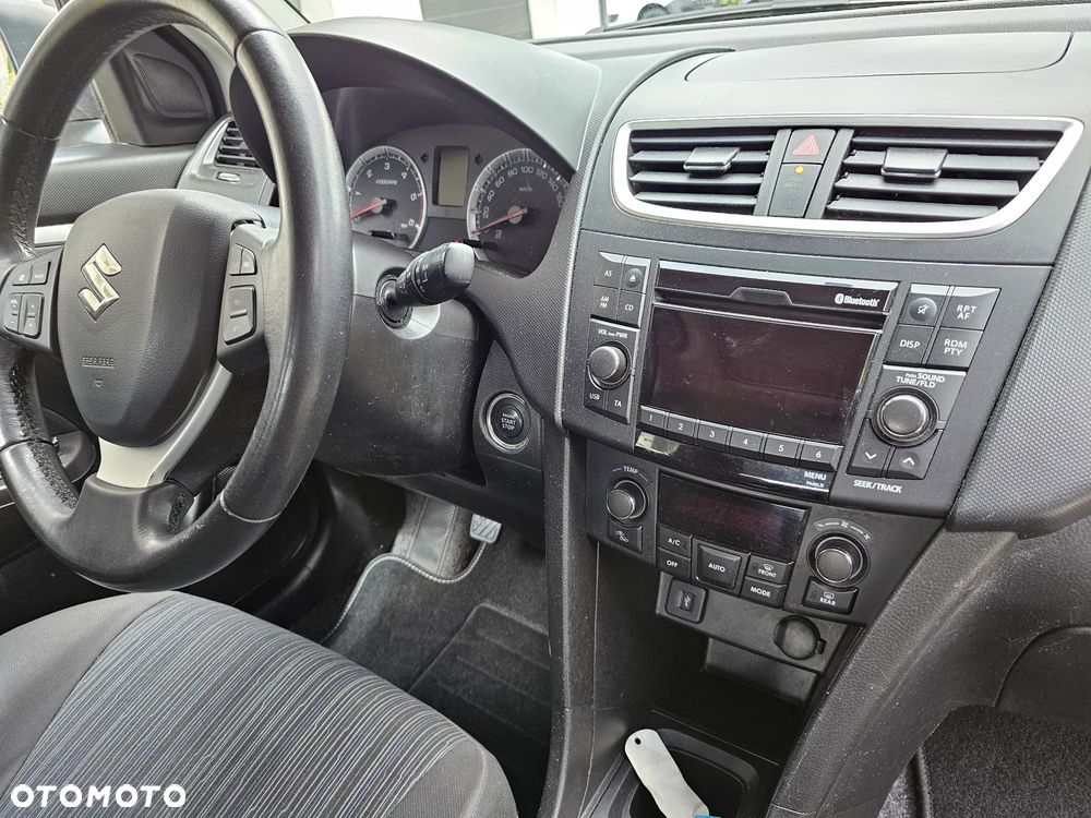 Suzuki Swift 1.3 DDiS Club - 10